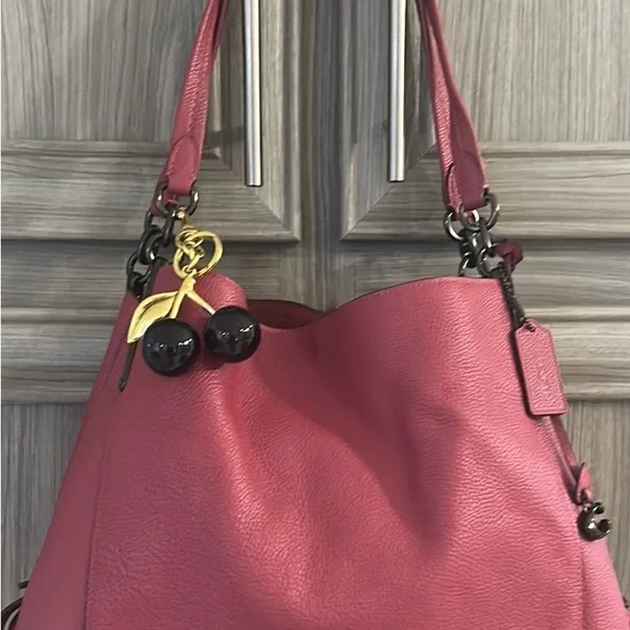 Coach Dalton 31 Pink Pebbled Leather NWOT w/gun metal hardware/bag charm - Picture 7 of 14